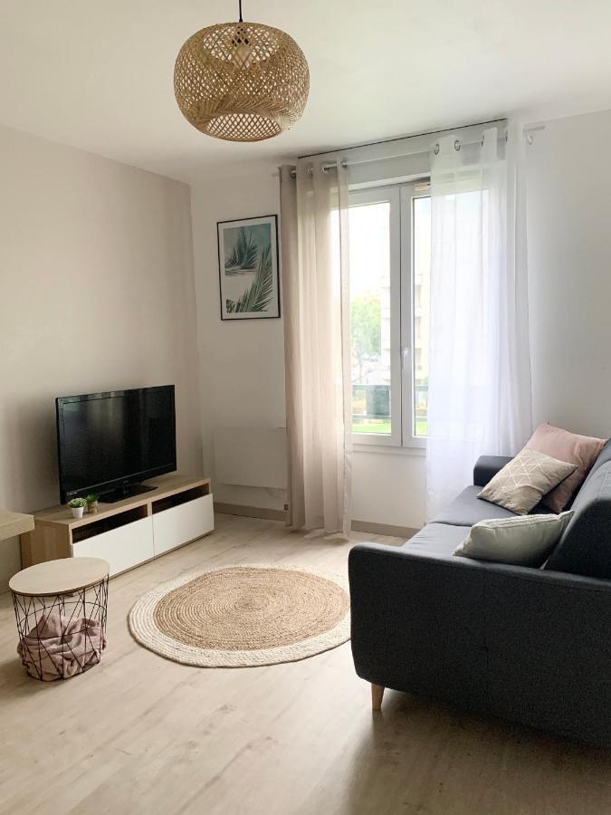 Studio 30M2 - Au Pied De La Gare - Parking Cergy Buitenkant foto